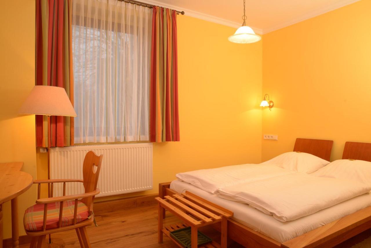 Landgasthof Haueis Marktleugast エクステリア 写真