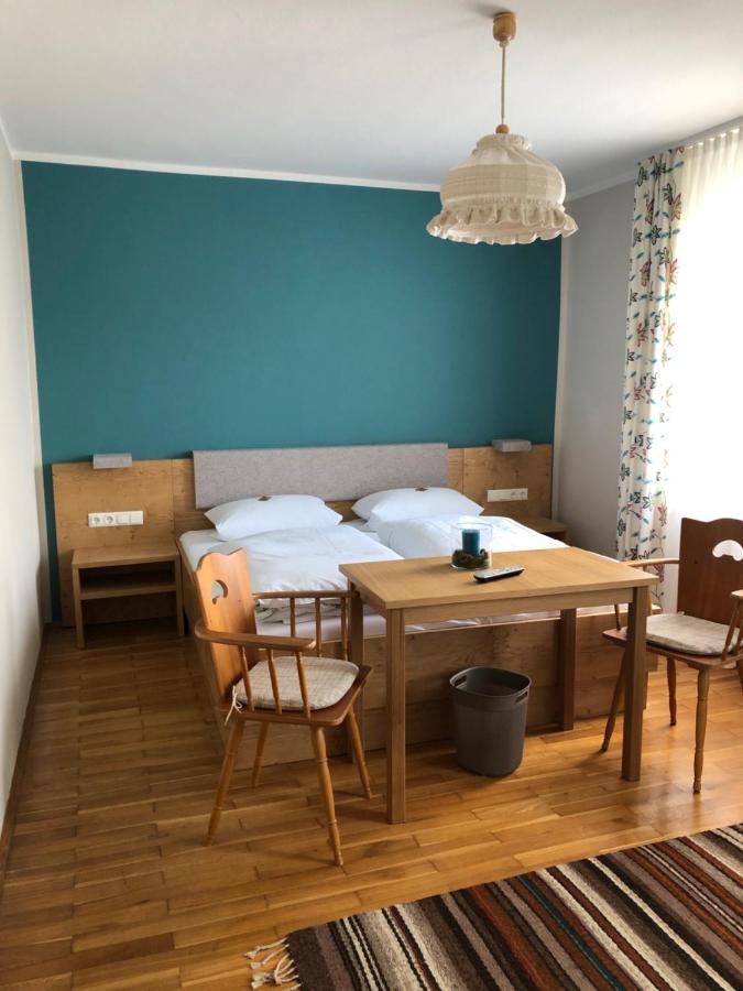 Landgasthof Haueis Marktleugast エクステリア 写真